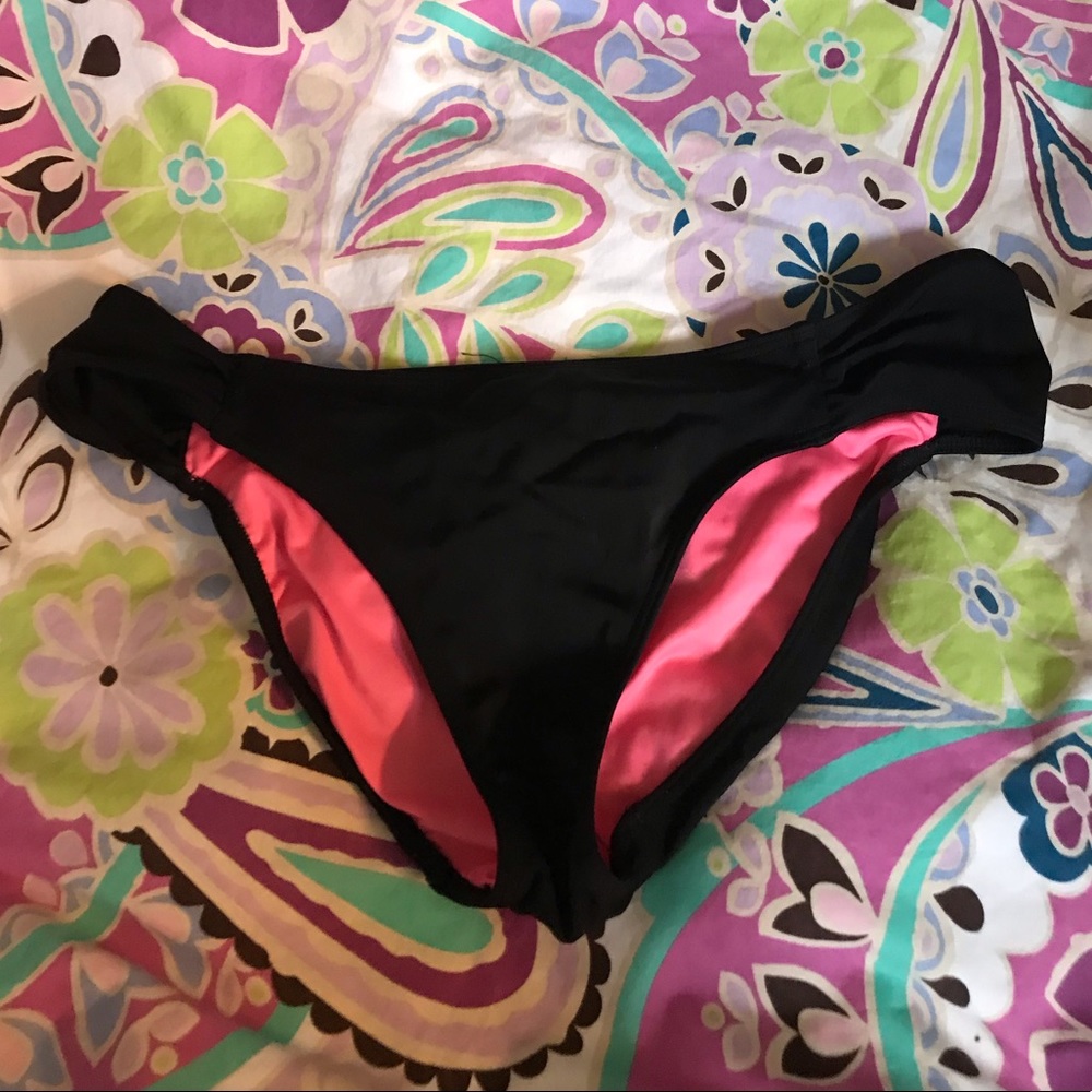 pink/VS Full coverage black bottoms